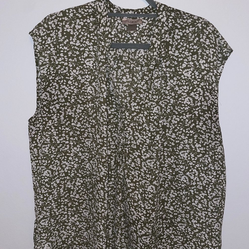 Loft green sleeveless blouse. Size XL.